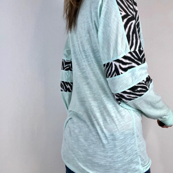 PINK Victoria's Secret Tops - $SOLD$  Pink Victoria’s Secret xs l/s zebra
